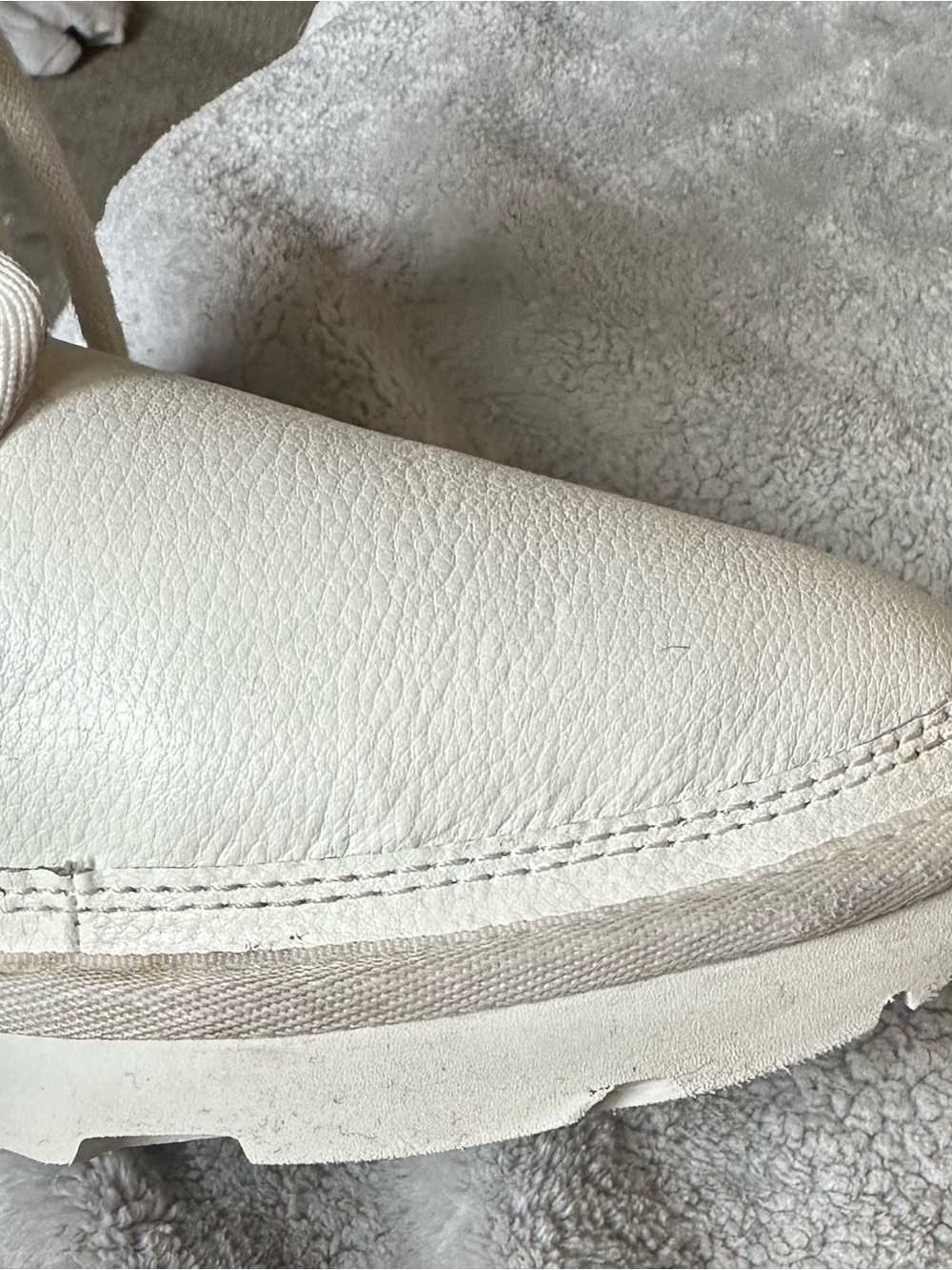 UGG Kids Off-White Lace-Up Shearling Boots - Picture 6 of 9